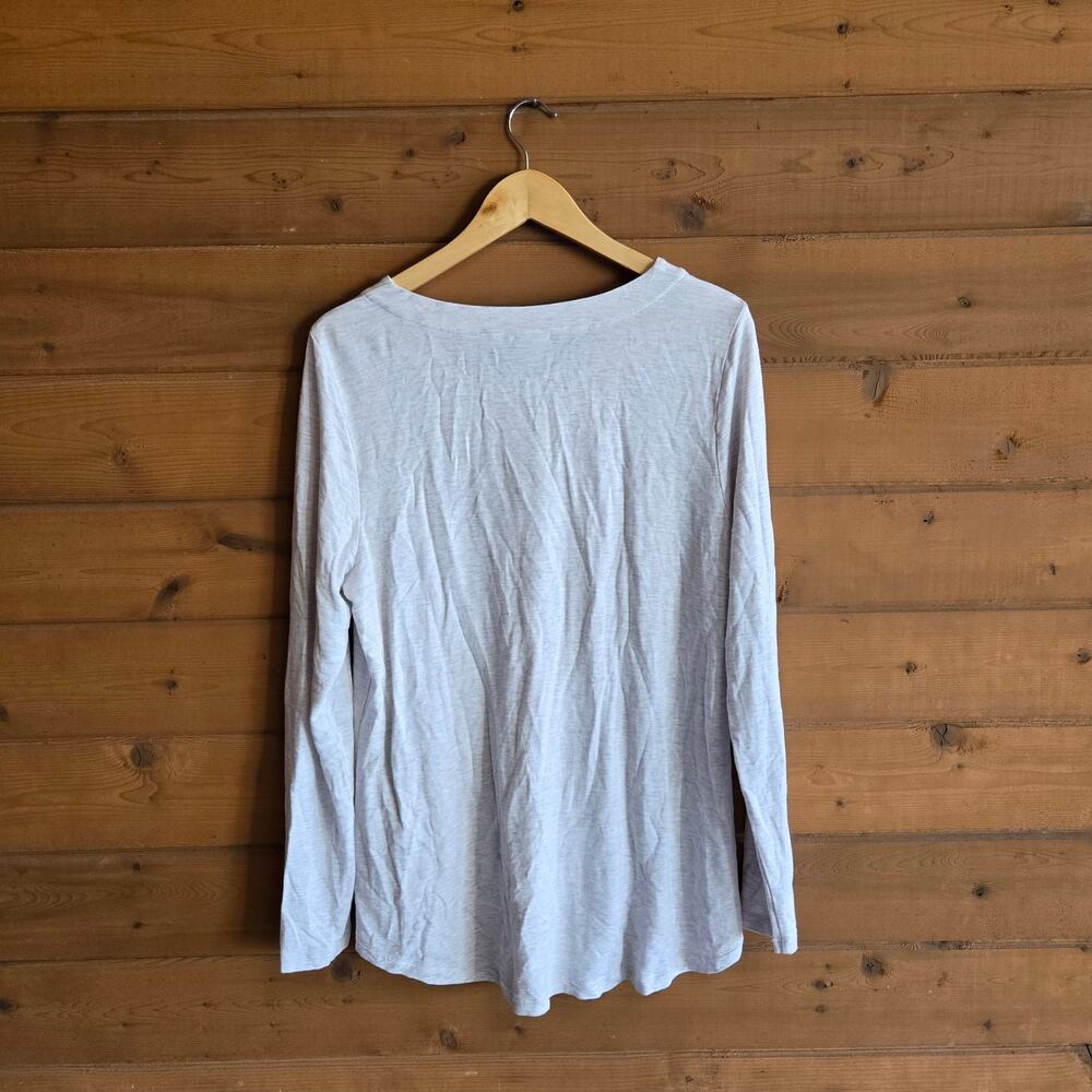 Cabi 6119 Snap Shoulder Sweatshirt Gray Large Soft Top Long Sleeve Fall Cozy - Picture 3 of 7